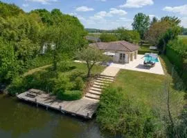 Villa la Rive, River Villa