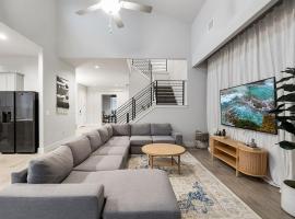 Luxe Modern 4B House with Office 20 min to DT, hotel v destinaci Manor