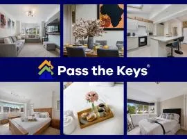 Pass The Keys Picture Perfect Haven in Didsbury Village - Free Parking & EV Station