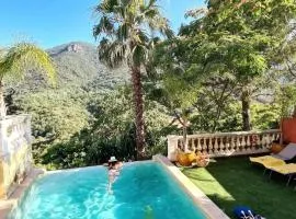 Maison conviviale à Fréjus avec piscine à débordement