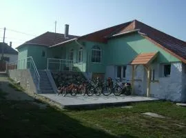 KOÓS VENDÉGHÁZ