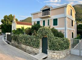 Apartment Dunja Djenovici, hotel in Herceg-Novi