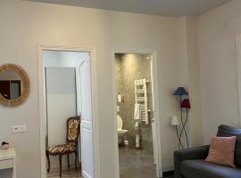 Appartement Coconing situé à proximité de PARIS, hotel in Bondy