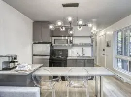 Le Chic Cabriolet Cozy Ski Condo 300m to Lifts