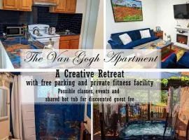 The Van Gogh Apartment - a cozy, creative retreat