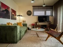 Apartment California by Belmont Realty