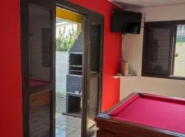 Casa com área gourmet completa