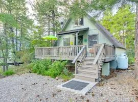 Deck and Grill A-Frame Cabin in Munds Park!