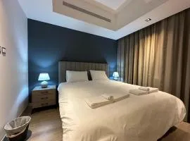 Pinnacle Row Luxe Retreat