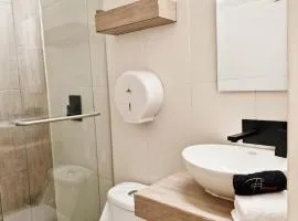 Amplia-Confortable con cama King, Area de Miraflores H16
