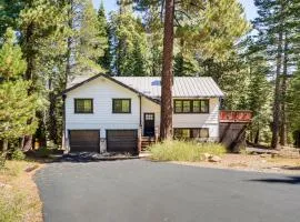 Less Than 15 Mi to 6 Ski Resorts Tahoe Donner Escape!