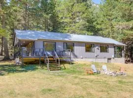 Contact Mountain Hideaway with Views and Porches!