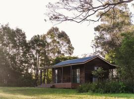 Cabins at LaPera Estate Lovedale Wedding Chapel, hotel en Lovedale