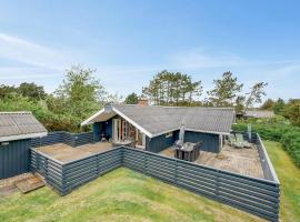 Holiday Home Hvide Sande With A Patio 04, hotel in Bjerregård