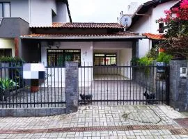 Linda Casa na Praia de Bombas