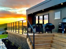 Luxury Absolute Ocean View Lodge, Hotel in Waverley