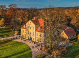 Pałac Łomnica Karkonosze - Schloss Lomnitz Riesengebirge, hotel en Jelenia Góra