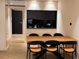 Triple A - Near Ermou Shopping Street - Family hospitality - FREE Parking!