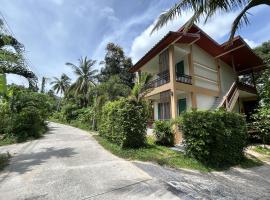 Mina House, khách sạn ở Baan Tai