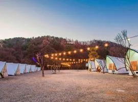 Gapyeong The Camp Caravan Glamping