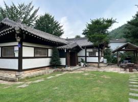 Hongcheon Neoreun Rock Pension, hotel in Hongcheon
