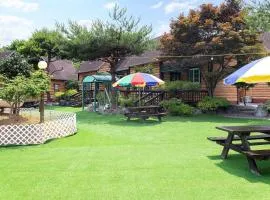 Taean Anmyeondo Lake and Sea Village Pension