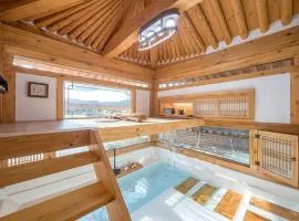 Gyeongju Gamseong Hanok Susu