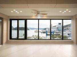Yeosu Haeandang, hotel v destinaci Josu