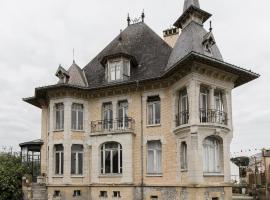 La Villa Santina, δωμάτιο σε οικογενειακή κατοικία σε Rethel