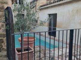 Le repaire de Mélusine, hotel in Barbentane