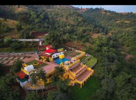 Milestone Panshet Resort, hotel v destinaci Welhe