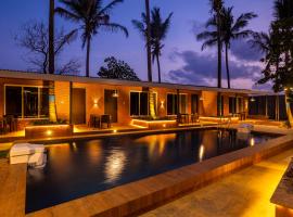 Coco Bliss By Mauli Stays, hotel em Manor
