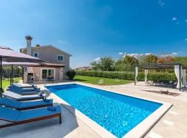 Holiday House Brig
