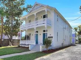 Cedar Street Retreat - Unit C