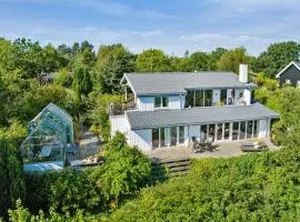 Newly Renovated Summer House For 12 People Near Ebeltoft