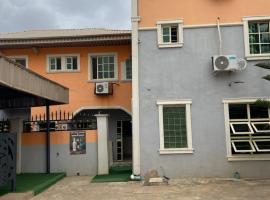 Magnet hotel & suite, hotel v destinaci Adeleye