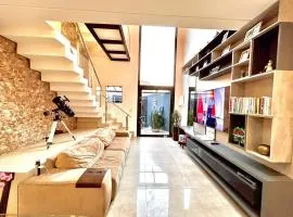 Casa estilo Loft moderno excelente localização