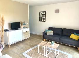 Cosy Appartement SANNA 3 étoiles piscine, 2 ch、カップブルトンのホテル