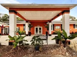 Banana Leaf Villa-Vintage Vibes Suites