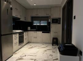 Sea View Apartment Patras, hotel em Patra