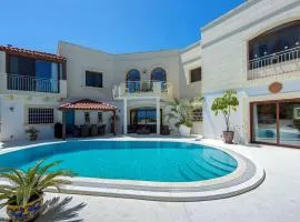 Villa Alexandra: Sea Views Pool Jacuzzi Sauna