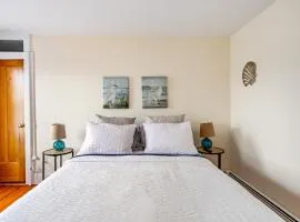 Cheerful Historic 3 BR Townhouse Downtown Mystic