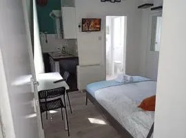 Lovely Studio by Hyde Park- 7