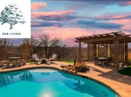 Elite 4BR 2BA Holiday Home with Hot Tub, Pool, and BBQ