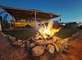 Yellow Karoo school bus, Campingplatz in Ladismith