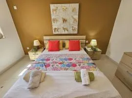 Cozy Apartment 2 bdr 2 bth Terrace near Promenade J2
