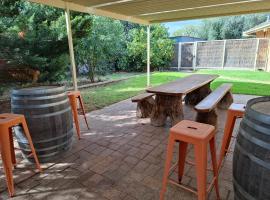 PAK House Central - Spacious 4 Bedroom New Listing!, hotel que aceita pets em Echuca