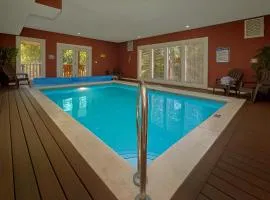 Live, Laugh, Love Pool Lodge