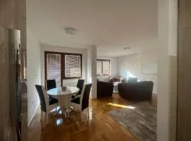 M apartman, Istočno Sarajevo, Lukavica