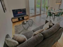 4-Zimmer-Apartment - Messe - Airport - Tiefgarage - 3-Schlafzimmer - Küche, hotel a Leinfelden-Echterdingen